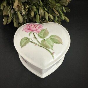 Mikasa Bone China JUNE ROSE A7719 Heart Shaped with Lid Trinket Box 3.5" 1980's.